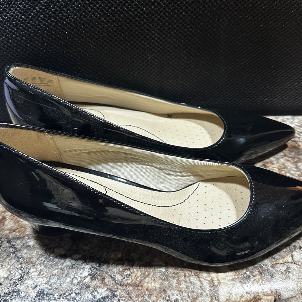Life Stride Glossy Black Heels